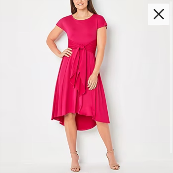 Robbie Bee Short Sleeve High-Low Fit + Flare Dress - Picture 9 of 9